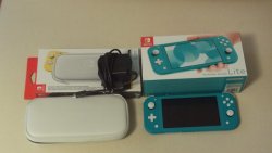 Nintendo Switch Lite turkoosi.JPG